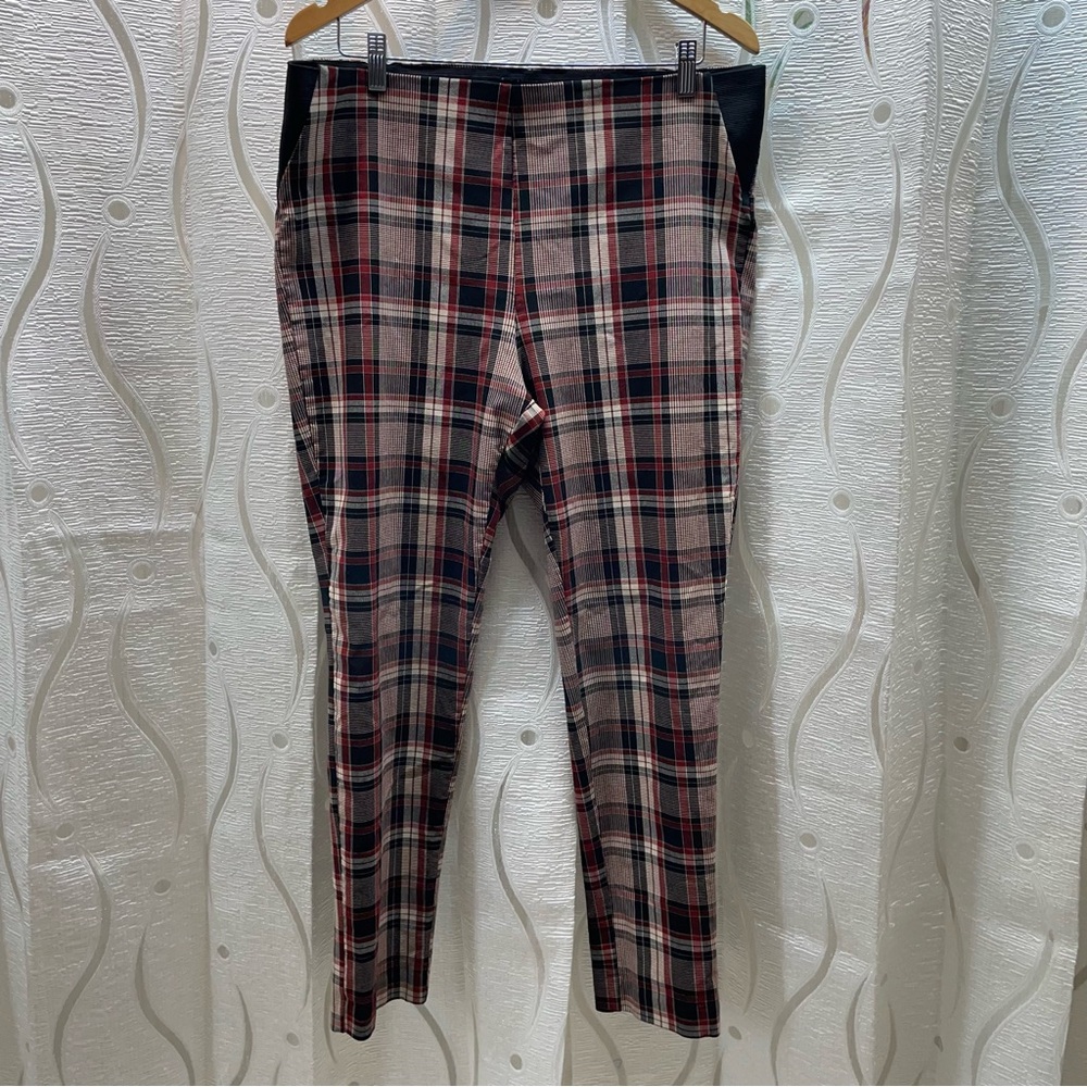 Le Chateau Plaid Leggings Women 18 Red Black Tartan Elastic Waist Slim Pants‎